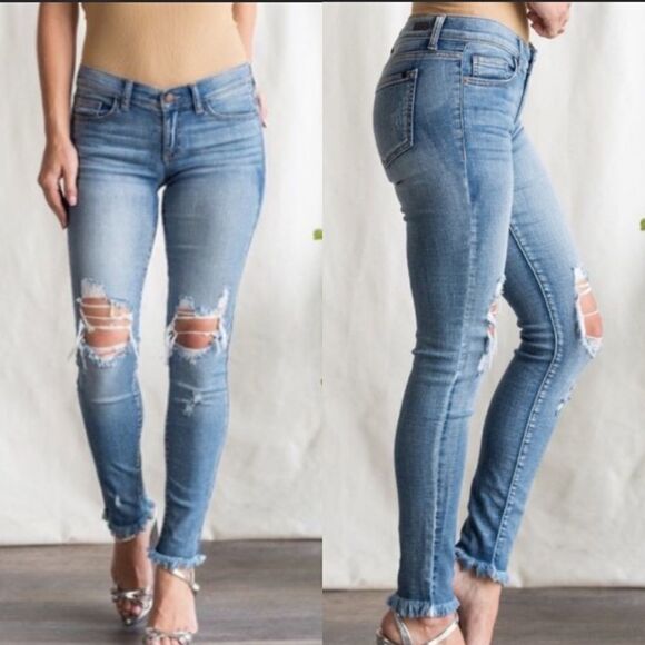 Sneak Peek Low-rise Distressed Skinny Jeans - Picture 1 of 9